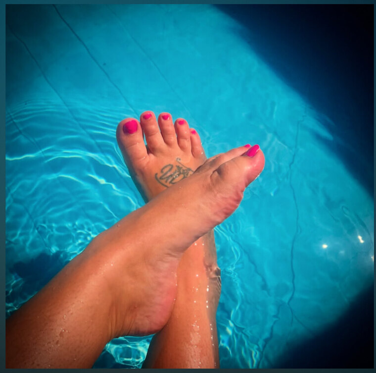 Feet me cover image