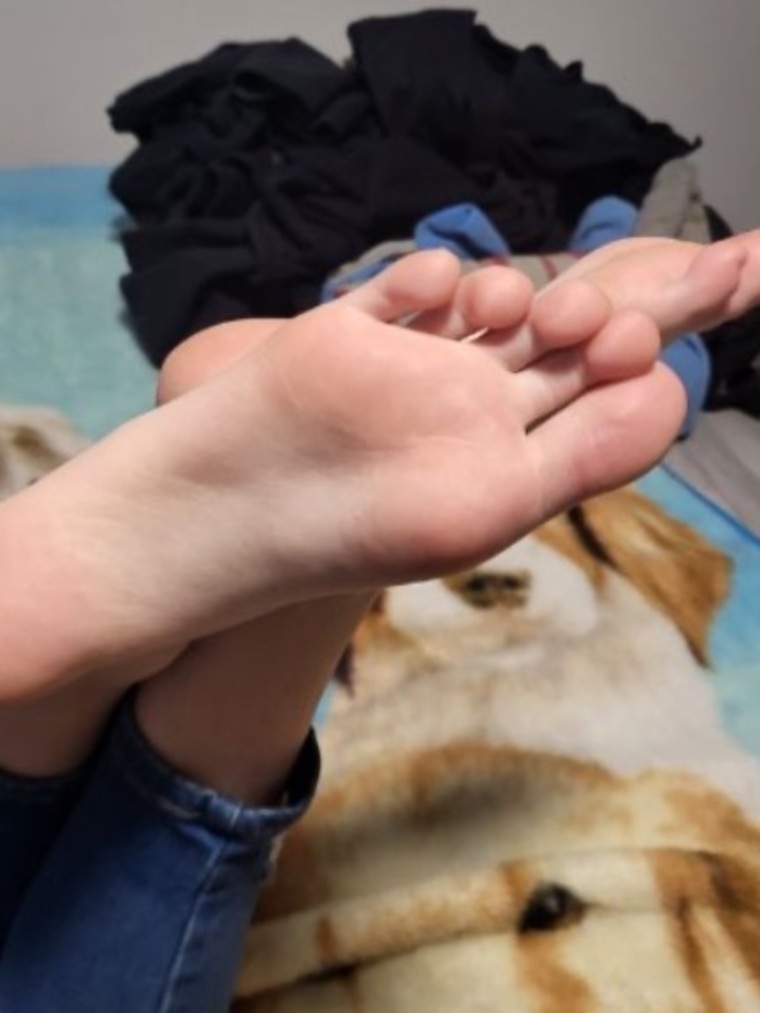 FeetQueen cover image