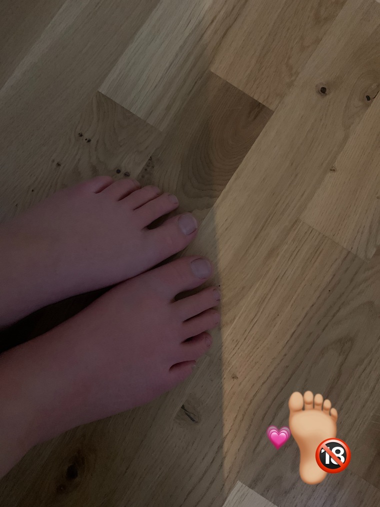 Tiny feets Sweden cover image