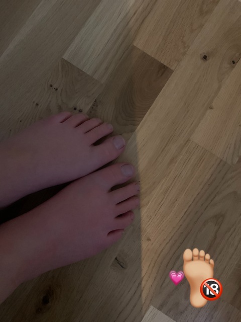 Tiny feets Sweden cover image