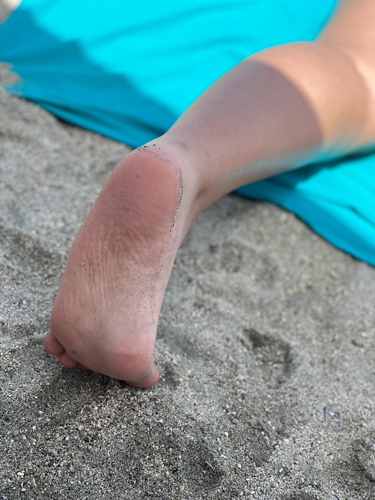 FEETSWEET1594 banner image