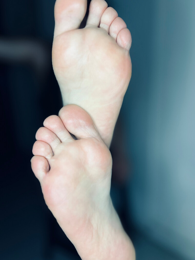 FeetToTheTop cover image