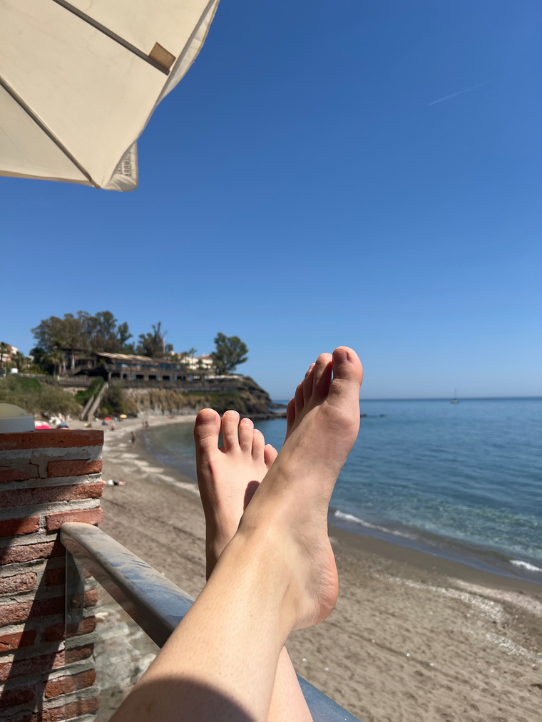 Feet Vuitton banner image