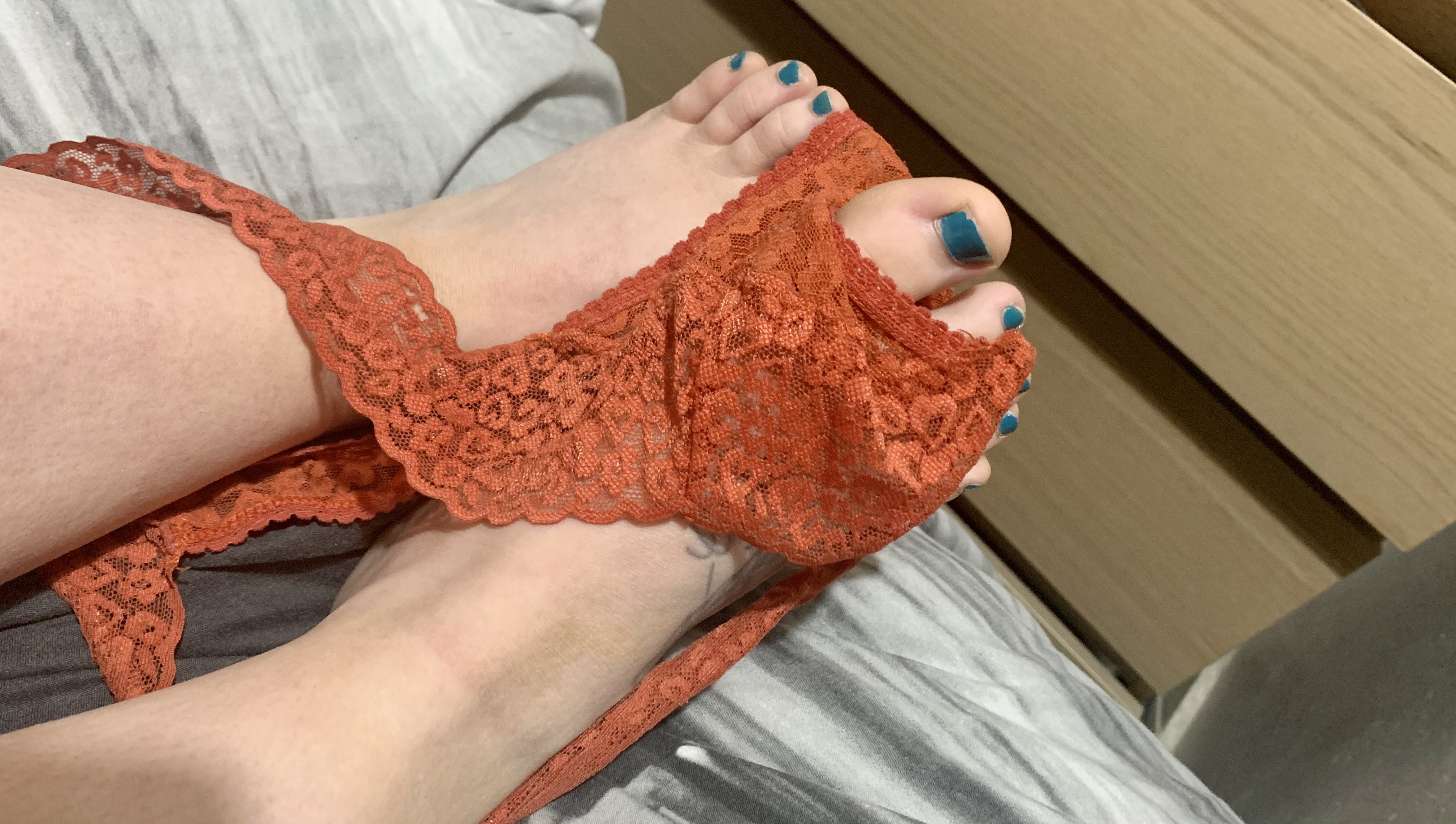 FemaleFootsie banner image