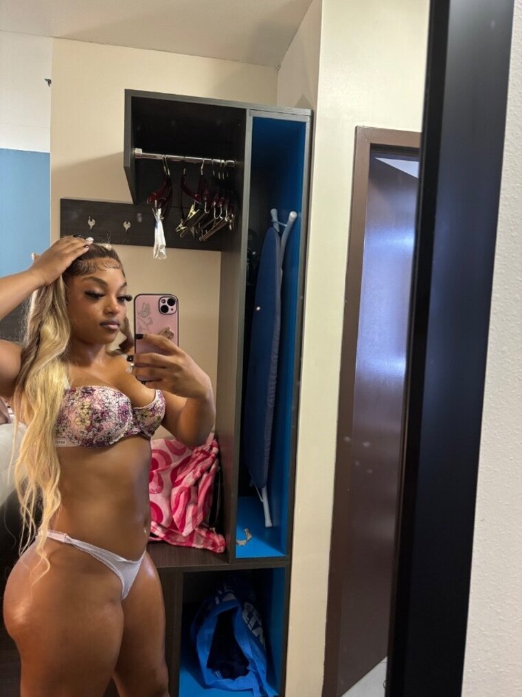 SUPA CREAMY 💦 I’ll have you mesmerized cover image