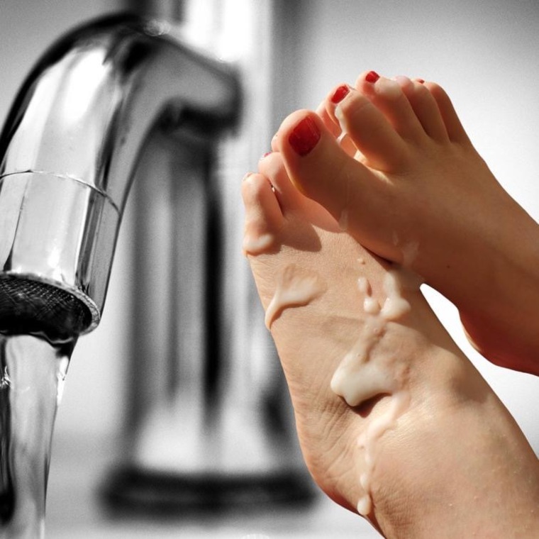 Delicious Female Feet ♥️👣♥️ banner image