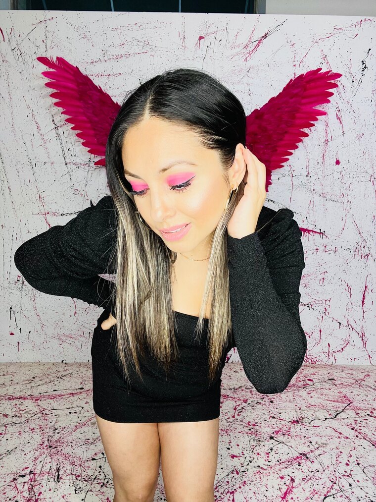 Latina cover image