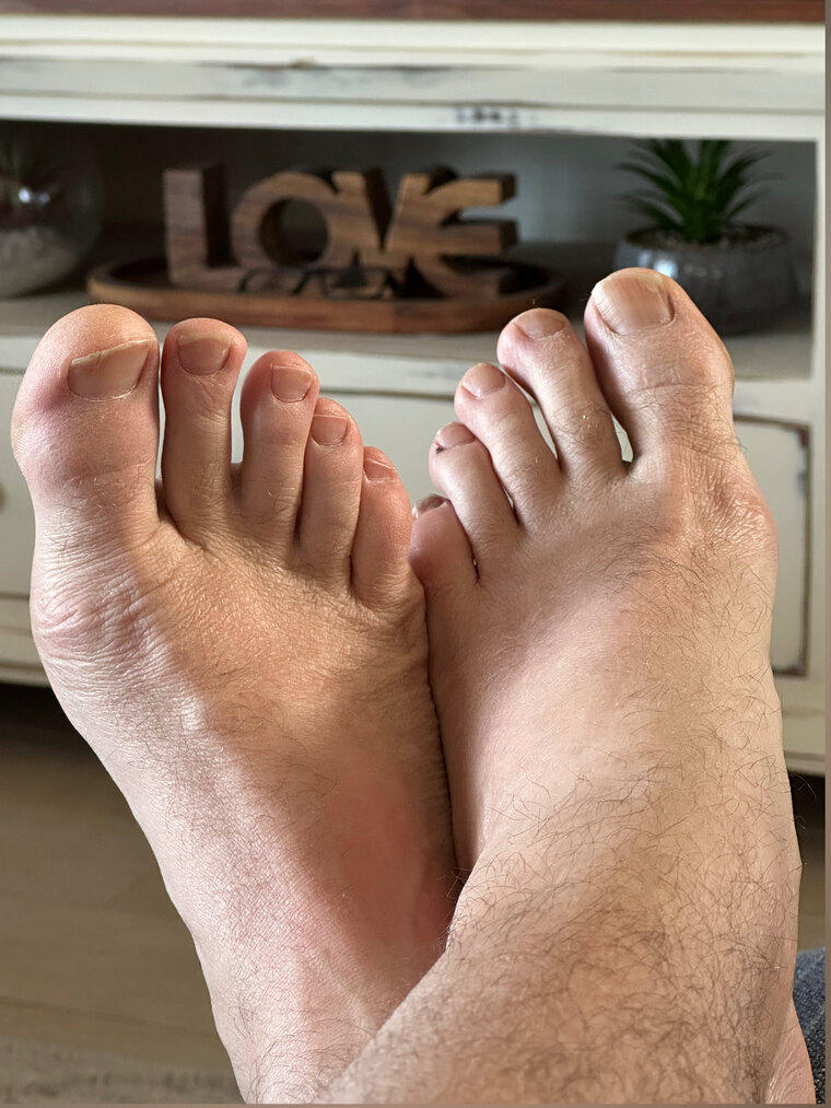 FIFO FEET banner image