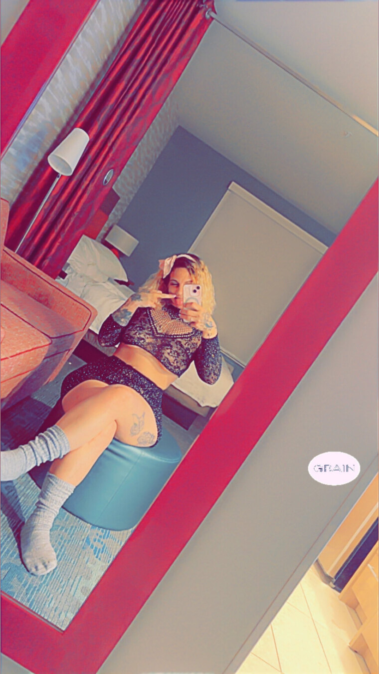 MoneyyMarie cover image