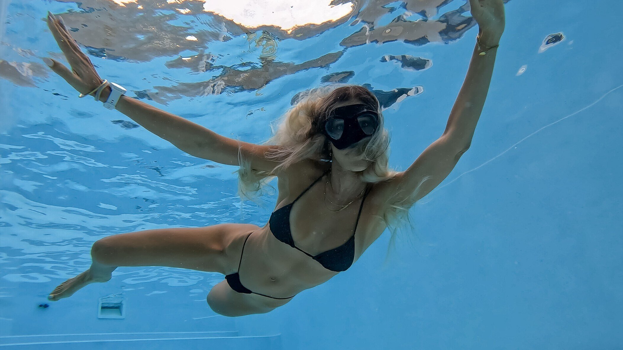 Fish Huntress Amy Free banner image