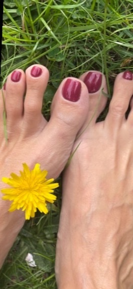 Greek toes & tits Goddess banner image