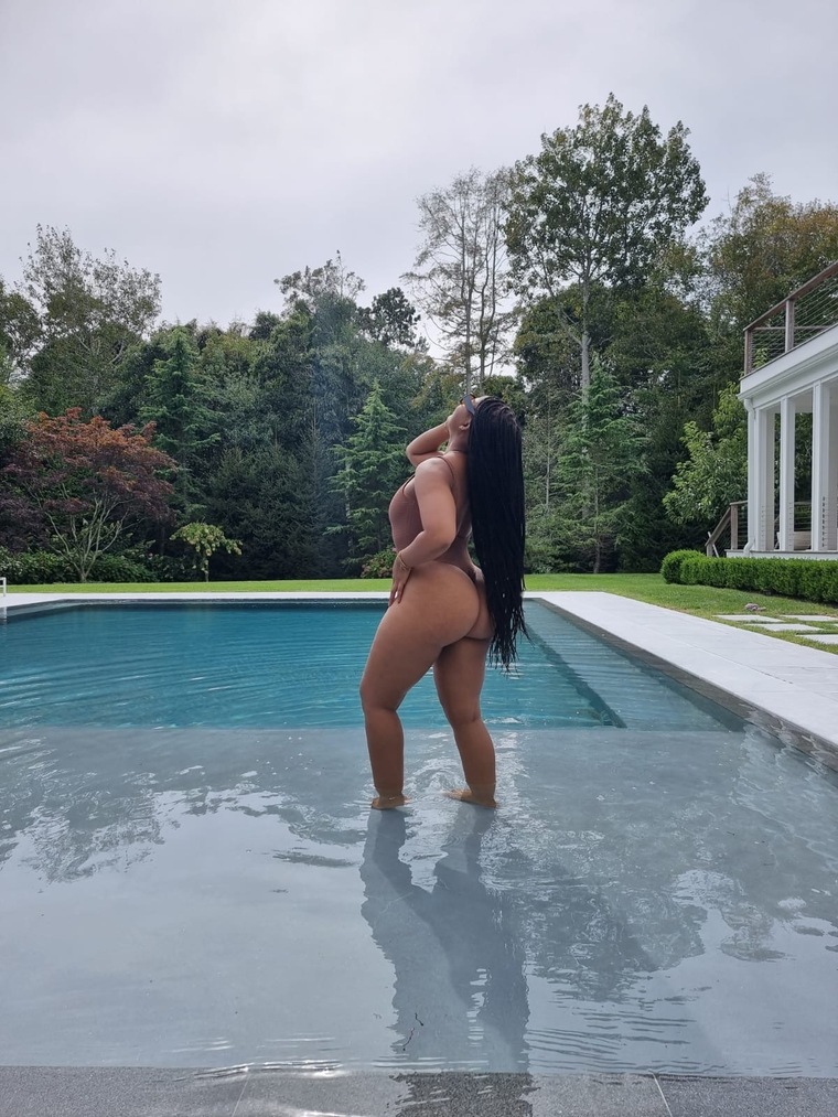 Brownskinbooty🍑 cover image