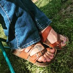 _footsies_n_tootsies_ avatar