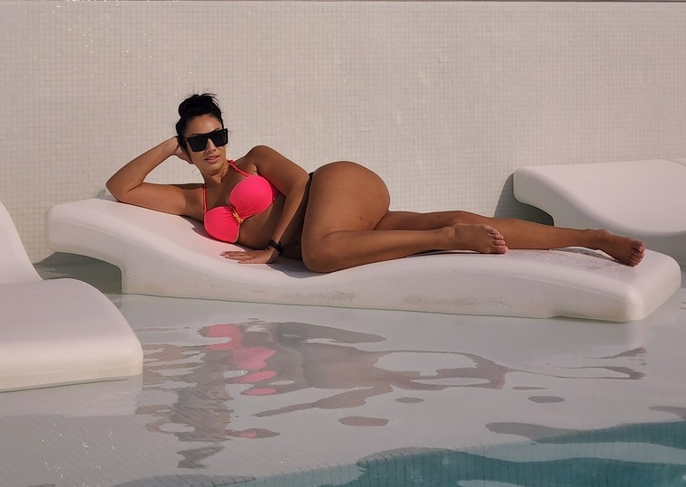 FoxxyDxb cover image
