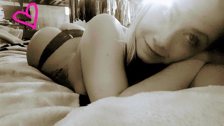 FoxxyRoxxy cover image