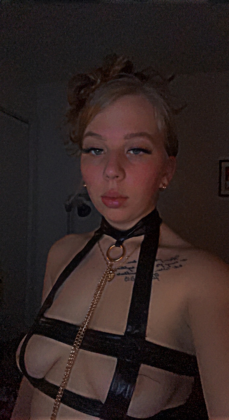 Foxxyworldd cover image