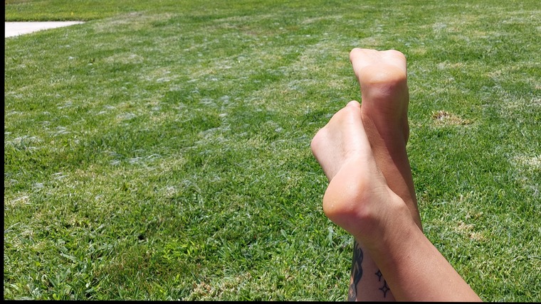 foxy.nerd.feet cover image
