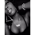 ✨FOXY BROWN✨ avatar