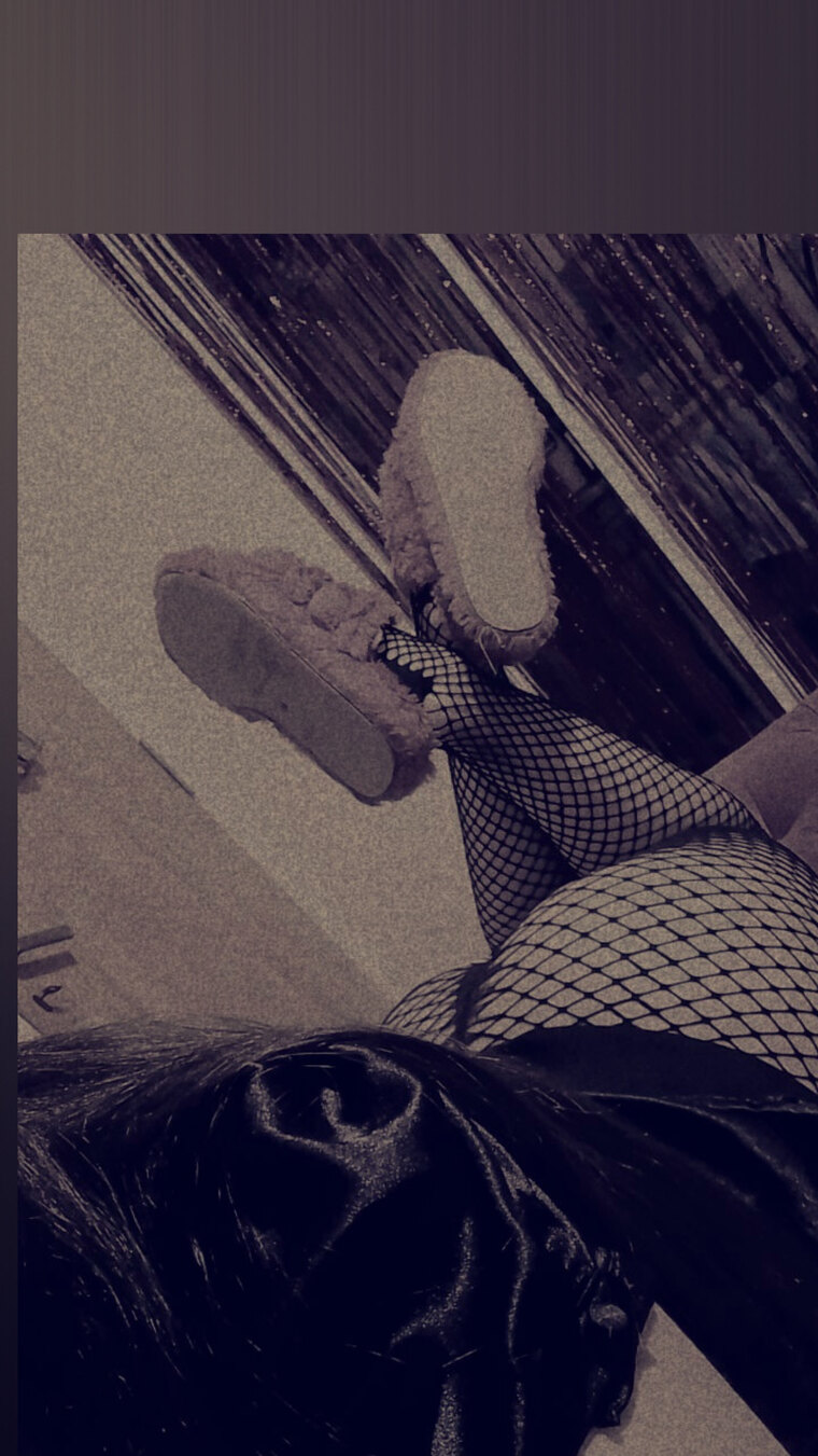BitchHot🥵🤤🍆 cover image