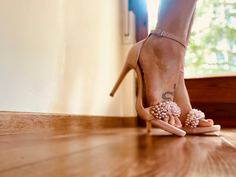 franci_feet cover image