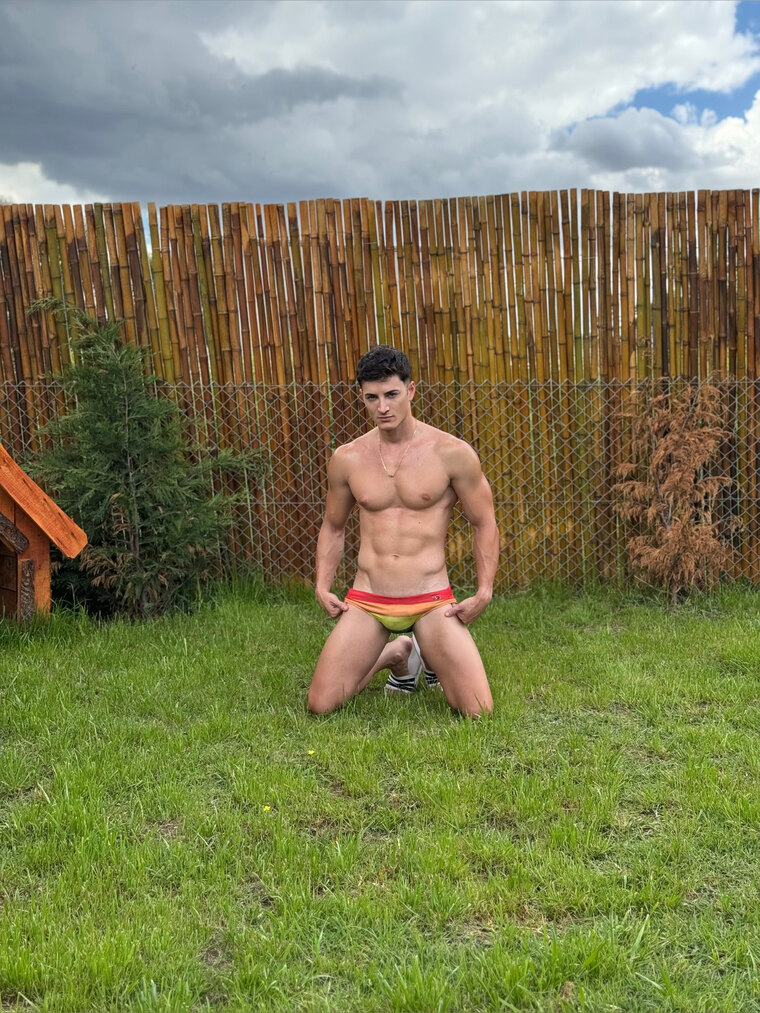 Franco Arias FREE cover image