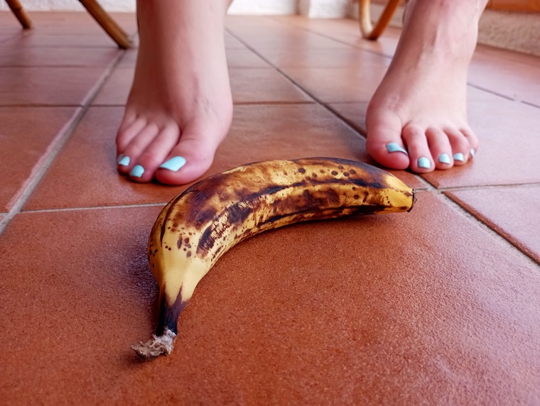 Frigga's feet banner image