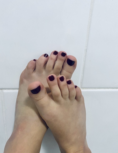 FruityLucysFeet cover image