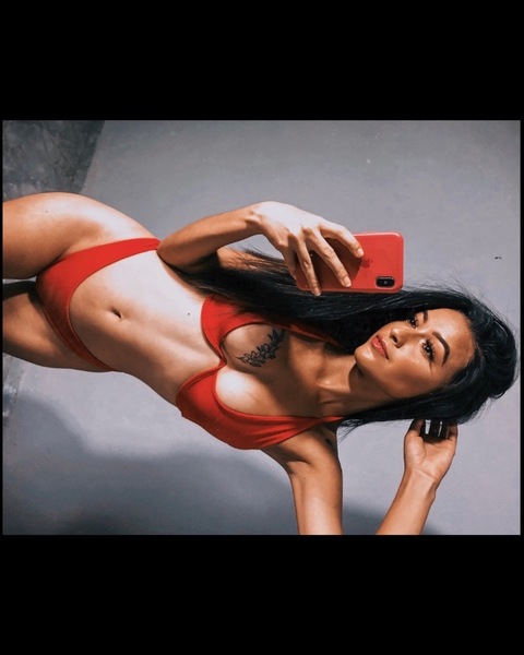 Gabriela Santos cover image
