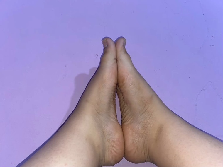 gabysbigfeet cover image
