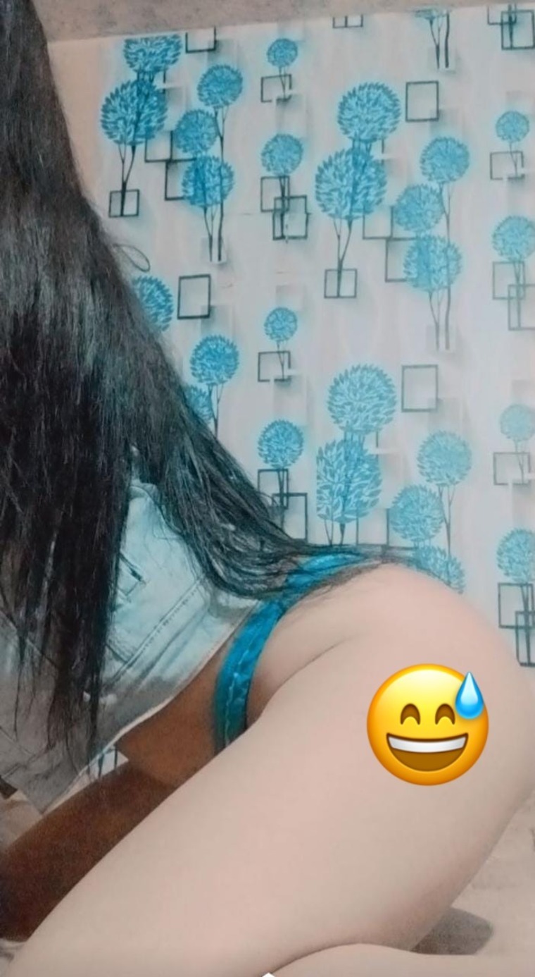 Hot wife 😈🔥 . Esposa caliente cuckoland💦 cover image