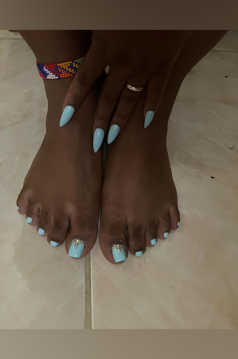 GIGI😋👅 cover image