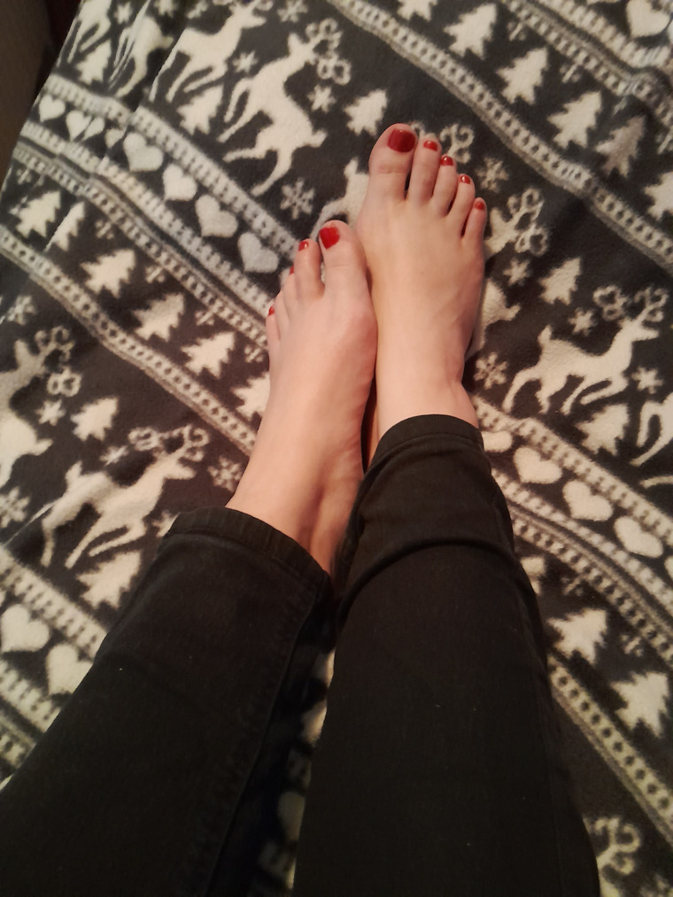 PetiteFeet420 cover image