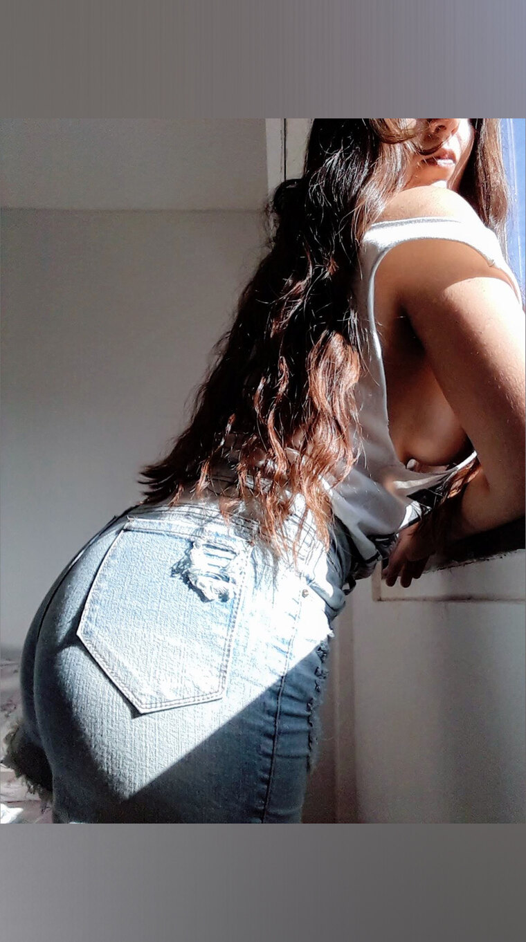 La chica de al lado/Girl Next Door banner image