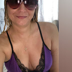 Blue eyed mama avatar