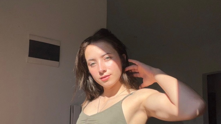 Gloria 🍑 cover image