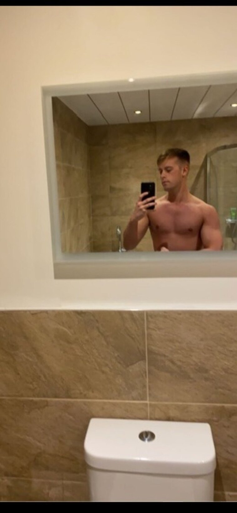 GoldenGuyXO banner image