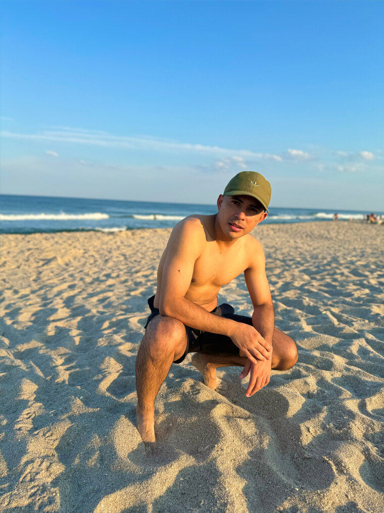 Gomez cover image