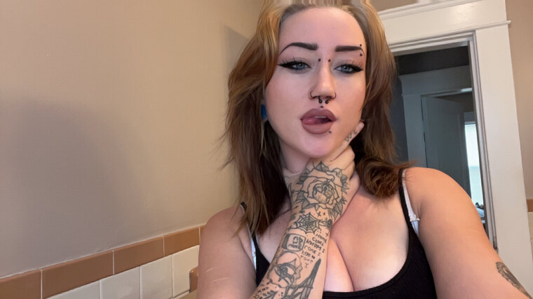Goth Mommy69 🖤😈 banner image