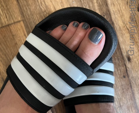 Grumpyfeet09 cover image