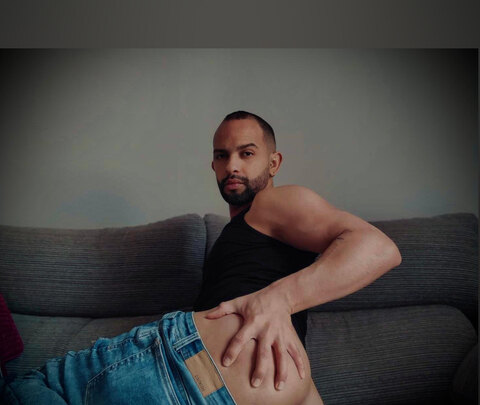 GUSLeroy_hot cover image