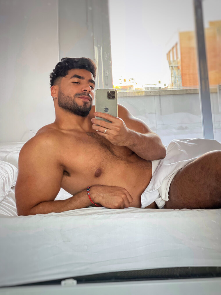 Guss Hernandez banner image