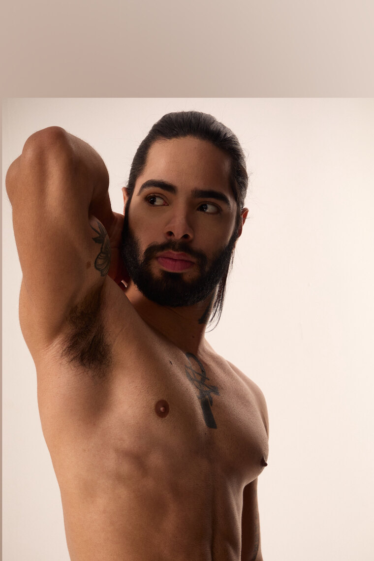 Gustavo Vinícius cover image