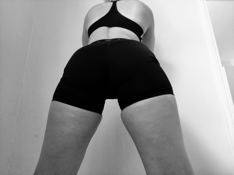 Finnish gym babe🏋🏼♀️🍑 cover image