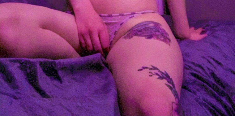 Hallow Queen xxx banner image