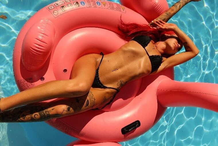 Hannah Feuer 🔥 banner image