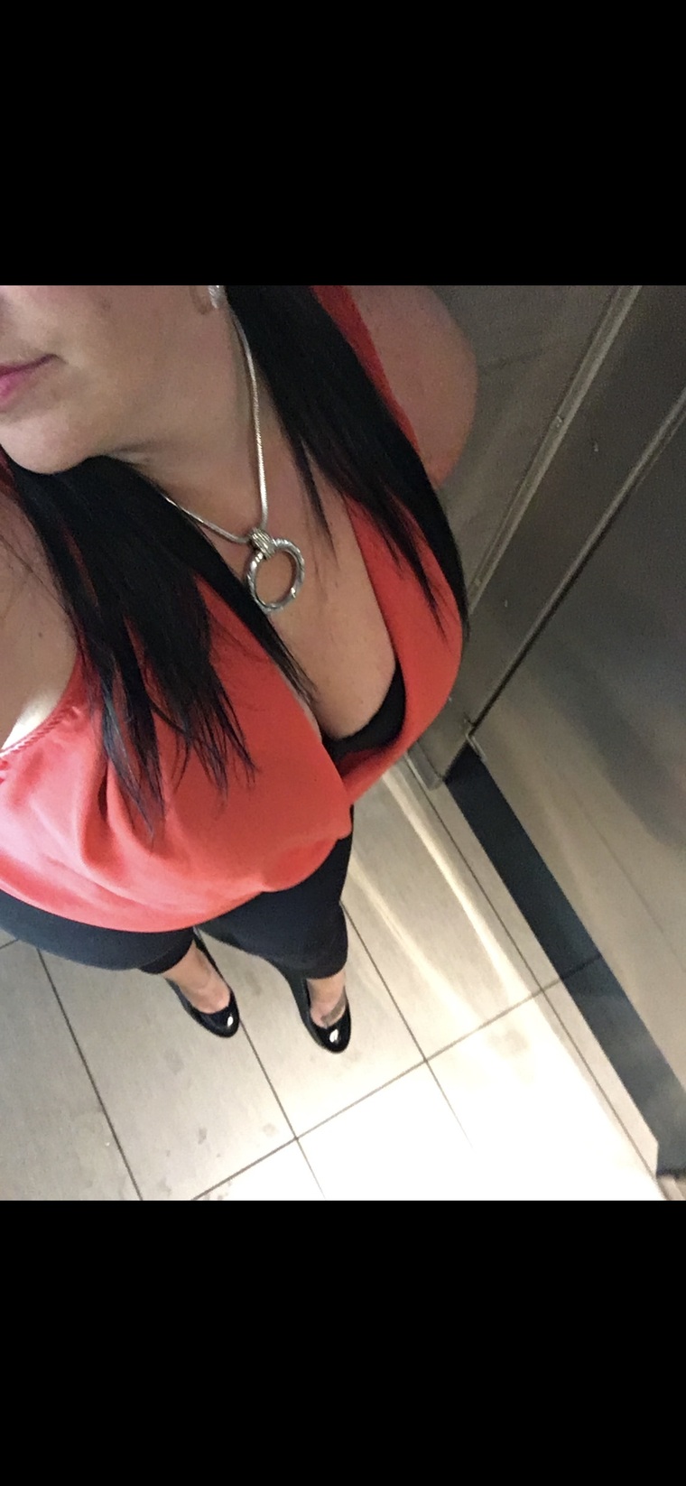 Hot wife Lynn banner image