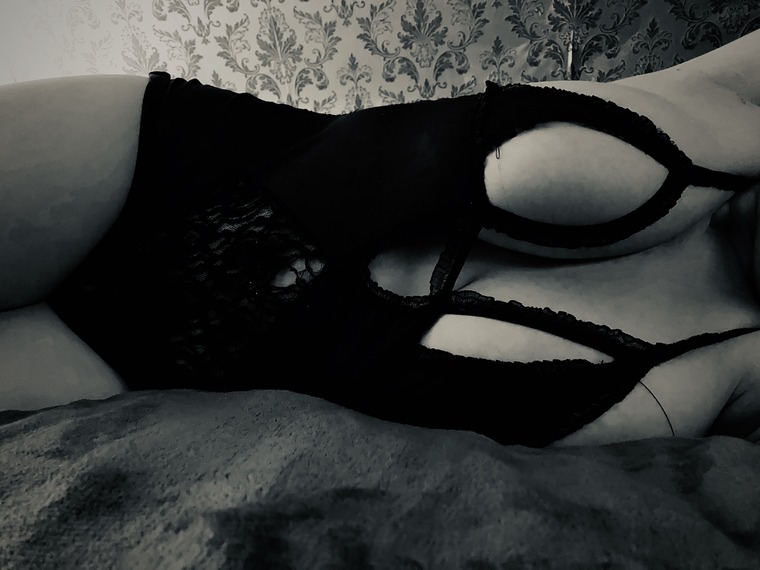 Hedona's boudoir cover image
