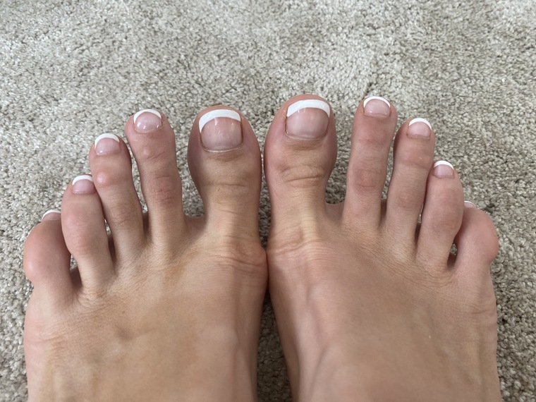 Heidi 5'8 blonde shoe size 39 banner image