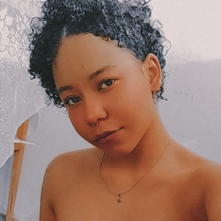 Hellen pry banner image