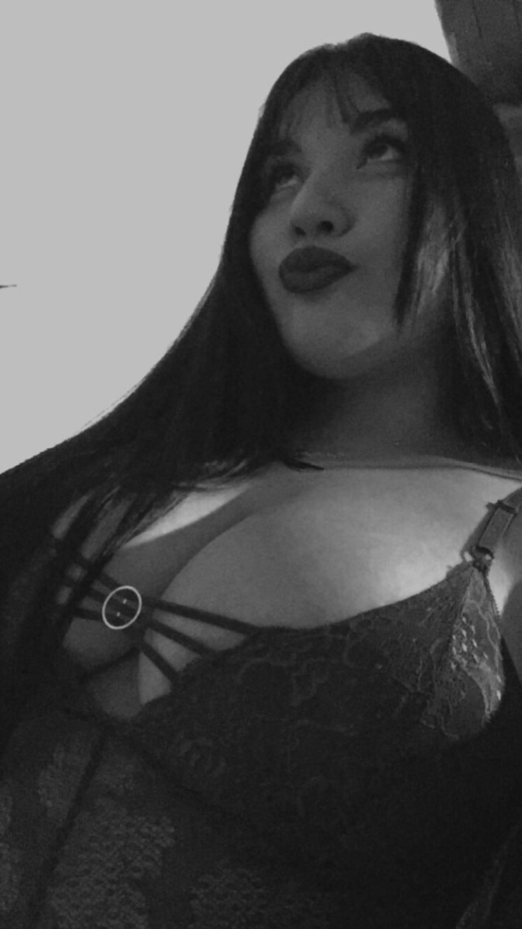 𝑺𝒆𝒙𝒚 𝑯𝒆𝒍𝒍🔥 cover image